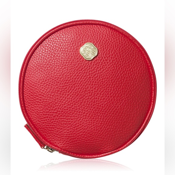 NEW (AUTHENTIC) Shiseido 7-piece Skincare + Carrying Pouch. $141 Value! - Picture 2 of 6